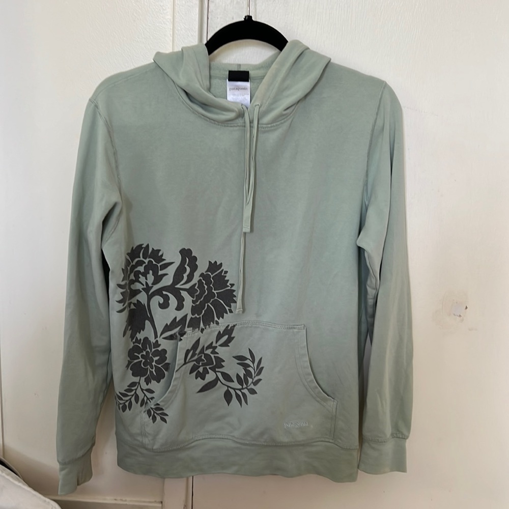 Patagonia organic Cotton pull over, size medium